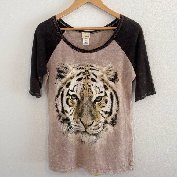Daytrip Tops - Daytrip Tiger Graphic Tee Size M Buckle Washed Brown Raglan Top Boho Western